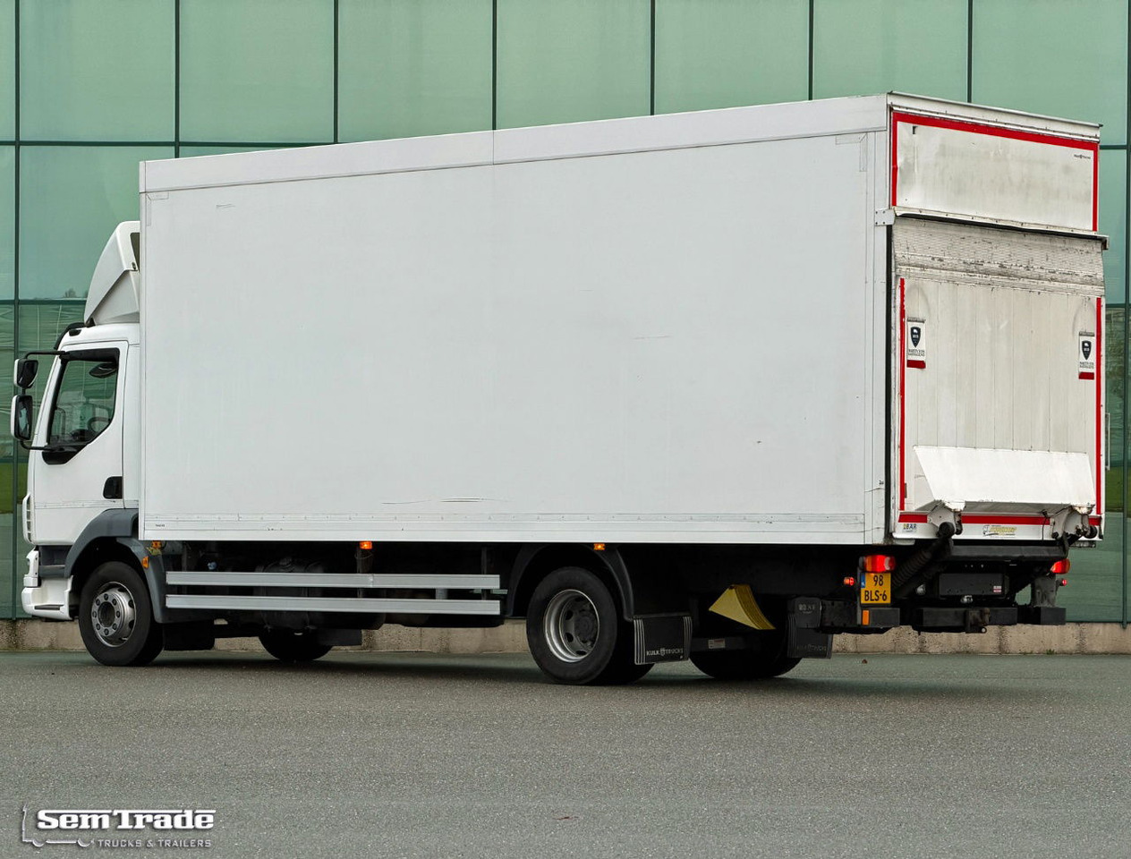 DAF LF 55.250 Euro 5 Schuster BOX 720x250x280 CM Inside Airco Tail Lift - Kamion sa zatvorenim sandukom: slika 3 DAF LF 55.250 Euro 5 Schuster BOX 720x250x280 CM Inside Airco Tail Lift - Kamion sa zatvorenim sandukom: slika 3