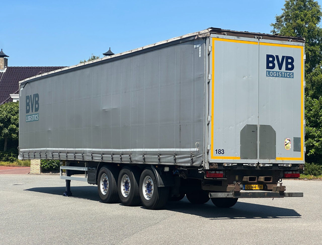 Kögel SN24 Edscha SAF Axles Disc Brakes Lift Axle TOP Condition NL Trailer - Poluprikolica sa ceradom: slika 3 Kögel SN24 Edscha SAF Axles Disc Brakes Lift Axle TOP Condition NL Trailer - Poluprikolica sa ceradom: slika 3
