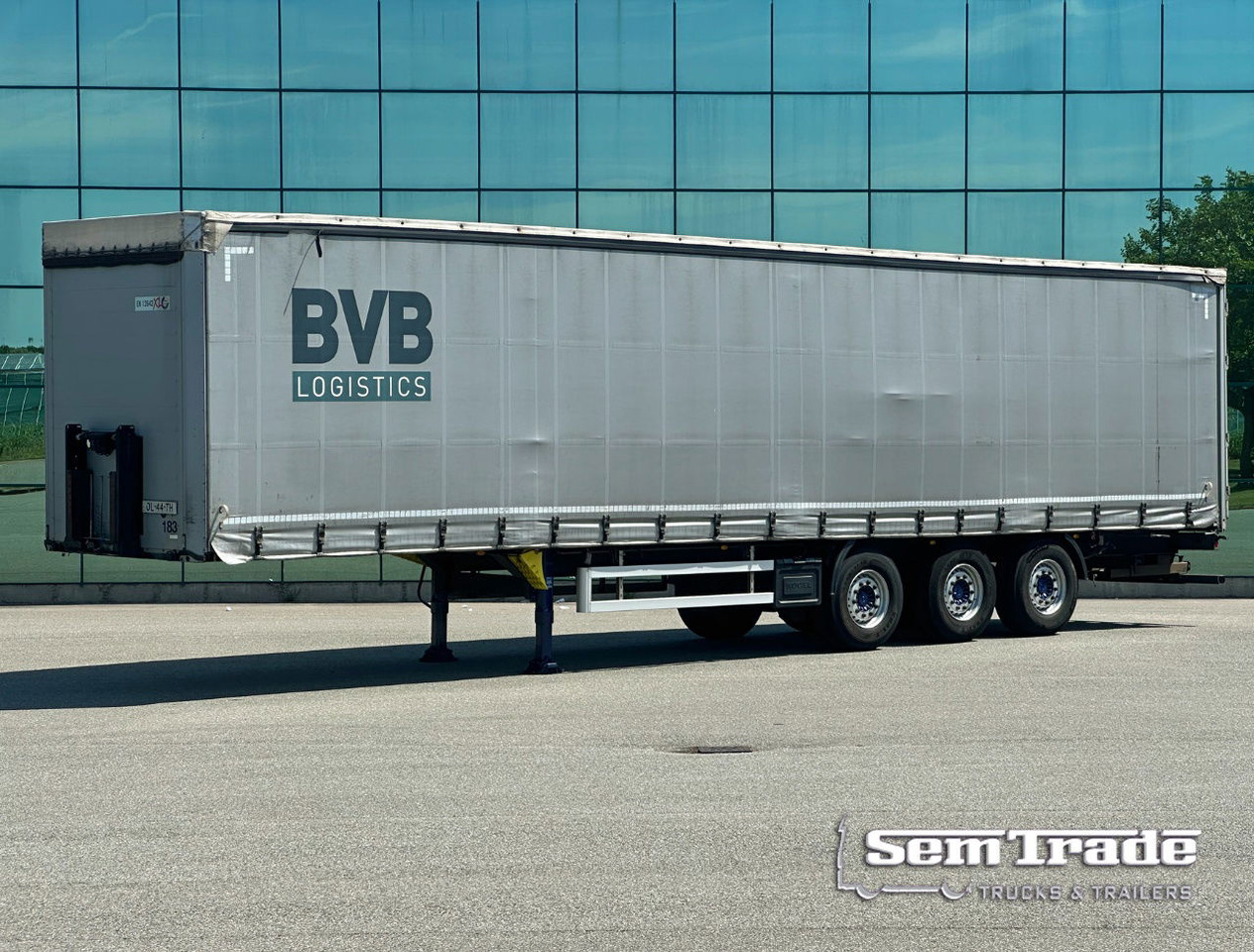 Kögel SN24 Edscha SAF Axles Disc Brakes Lift Axle TOP Condition NL Trailer - Poluprikolica sa ceradom: slika 1 Kögel SN24 Edscha SAF Axles Disc Brakes Lift Axle TOP Condition NL Trailer - Poluprikolica sa ceradom: slika 1