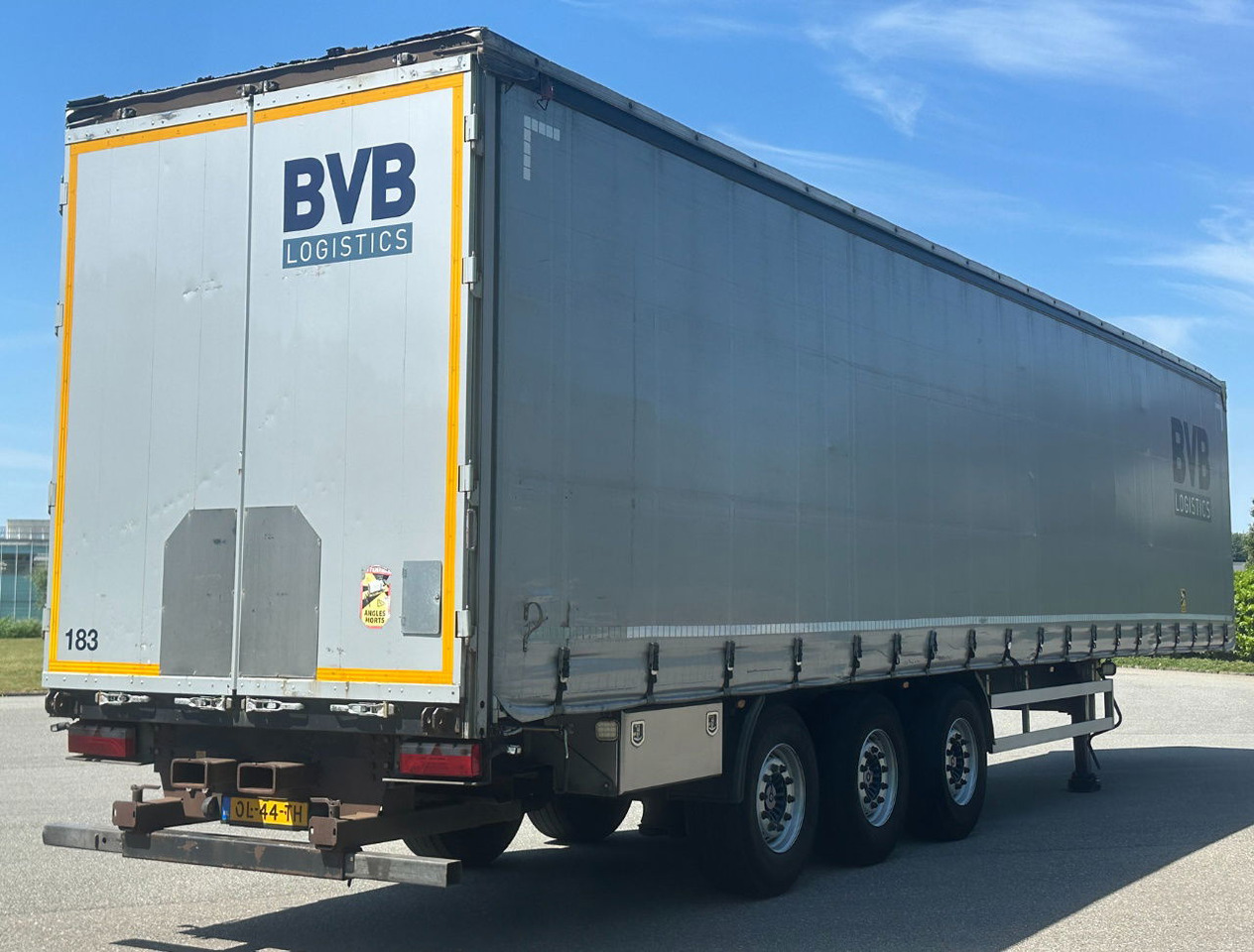 Kögel SN24 Edscha SAF Axles Disc Brakes Lift Axle TOP Condition NL Trailer - Poluprikolica sa ceradom: slika 5 Kögel SN24 Edscha SAF Axles Disc Brakes Lift Axle TOP Condition NL Trailer - Poluprikolica sa ceradom: slika 5