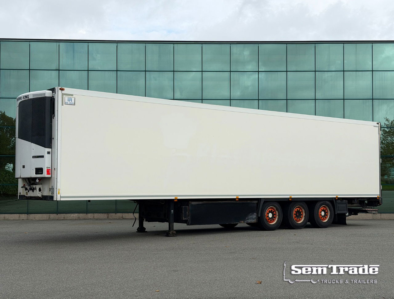 Krone SD Thermo King SLXe Spectrum BI Temp Flower Wide 270 CM High 2.000 KG Lift Disc Brakes NL Trailer - Poluprikolica hladnjače: slika 1 Krone SD Thermo King SLXe Spectrum BI Temp Flower Wide 270 CM High 2.000 KG Lift Disc Brakes NL Trailer - Poluprikolica hladnjače: slika 1