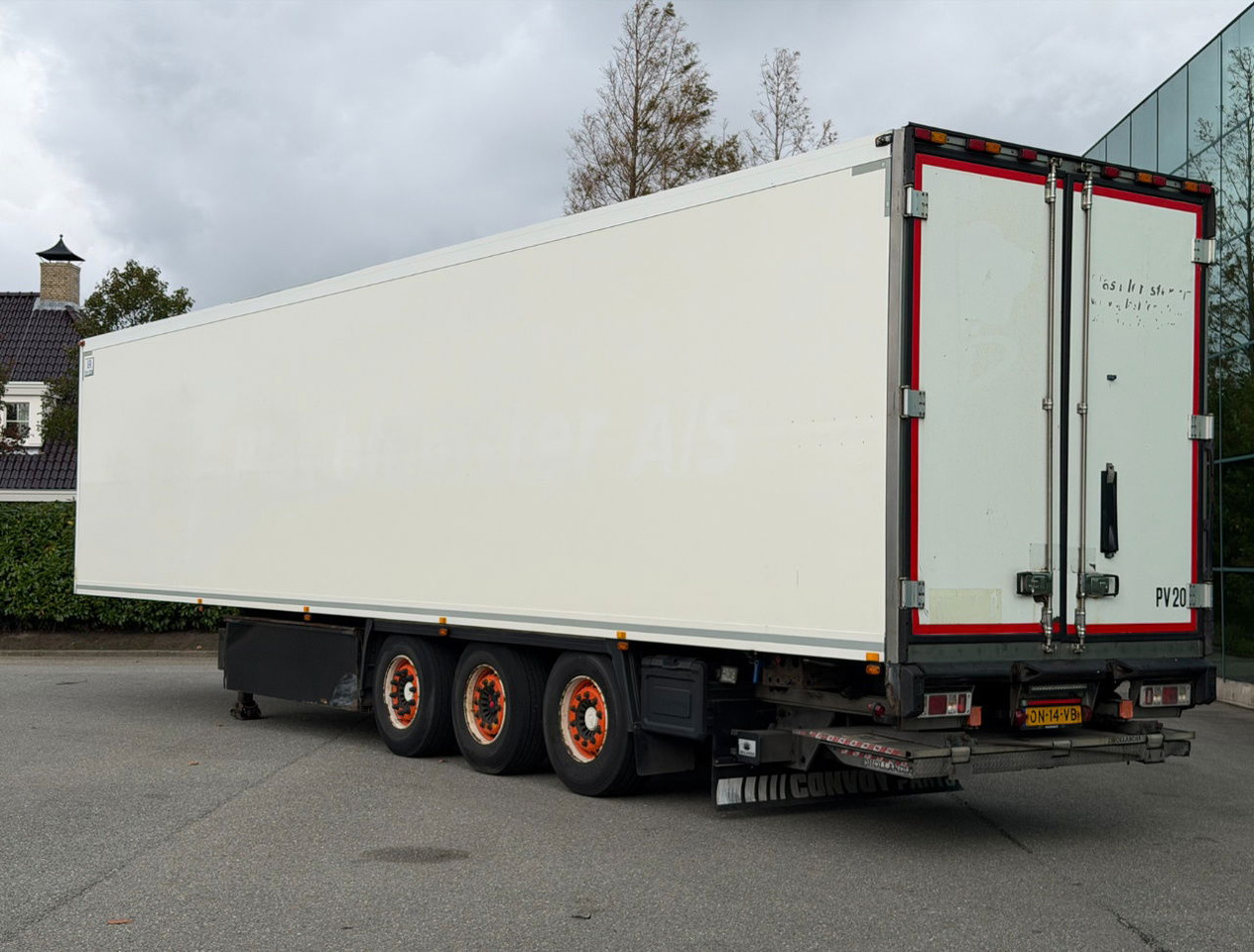 Krone SD Thermo King SLXe Spectrum BI Temp Flower Wide 270 CM High 2.000 KG Lift Disc Brakes NL Trailer - Poluprikolica hladnjače: slika 3 Krone SD Thermo King SLXe Spectrum BI Temp Flower Wide 270 CM High 2.000 KG Lift Disc Brakes NL Trailer - Poluprikolica hladnjače: slika 3
