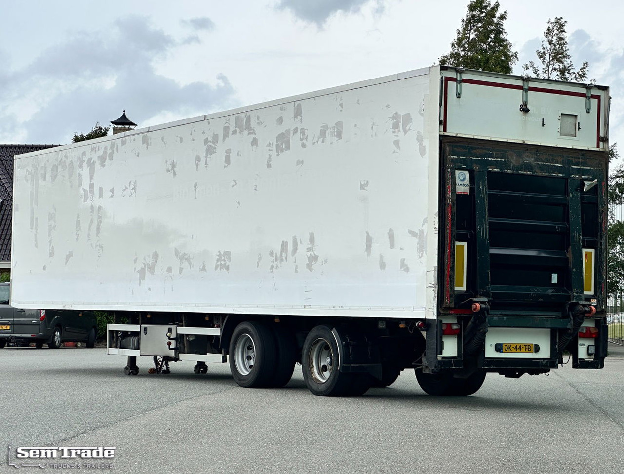 Lamboo T03 Isolated BOX + Heater Steering Axle Lift Axle Tail Lift NL-Trailer - Poluprikolica sa zatvorenim sandukom: slika 3 Lamboo T03 Isolated BOX + Heater Steering Axle Lift Axle Tail Lift NL-Trailer - Poluprikolica sa zatvorenim sandukom: slika 3