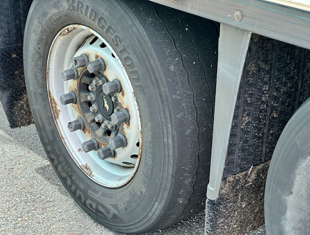 Poluprikolica hladnjače Schmitz Cargobull SCBS3B Carrier Vector 1550 Tail Lift 275 CM High Inside TOP Condition: slika 15 Poluprikolica hladnjače Schmitz Cargobull SCBS3B Carrier Vector 1550 Tail Lift 275 CM High Inside TOP Condition: slika 15