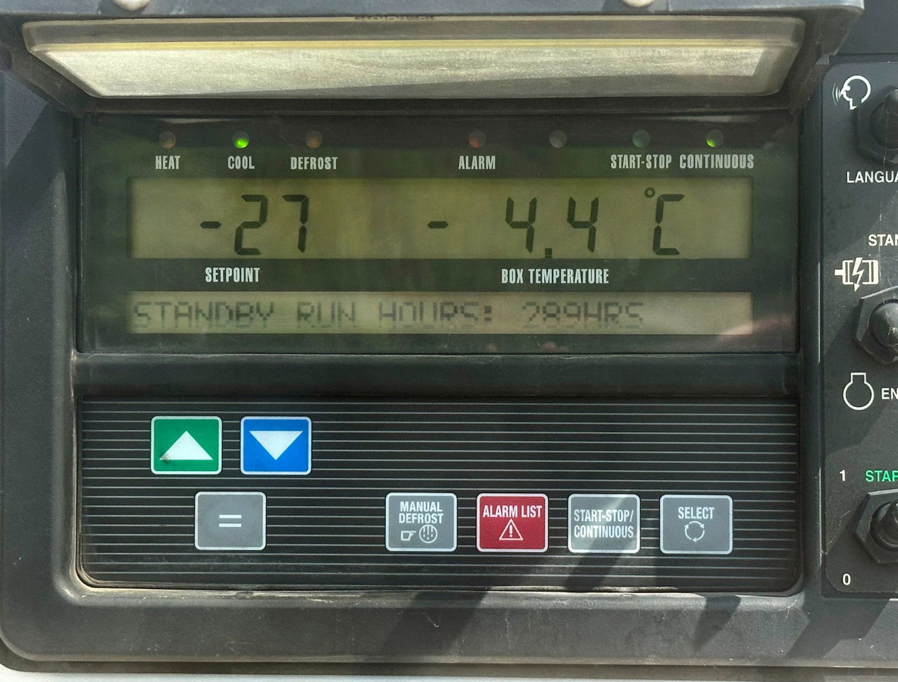 Poluprikolica hladnjače Schmitz Cargobull SCBS3B Carrier Vector 1550 Tail Lift 275 CM High Inside TOP Condition: slika 10 Poluprikolica hladnjače Schmitz Cargobull SCBS3B Carrier Vector 1550 Tail Lift 275 CM High Inside TOP Condition: slika 10