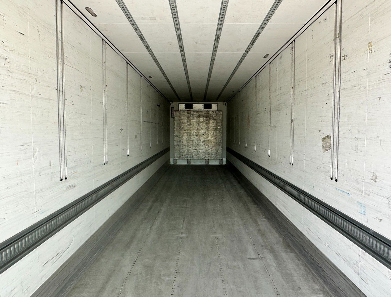 Poluprikolica hladnjače Schmitz Cargobull SCBS3B Carrier Vector 1550 Tail Lift 275 CM High Inside TOP Condition: slika 19 Poluprikolica hladnjače Schmitz Cargobull SCBS3B Carrier Vector 1550 Tail Lift 275 CM High Inside TOP Condition: slika 19