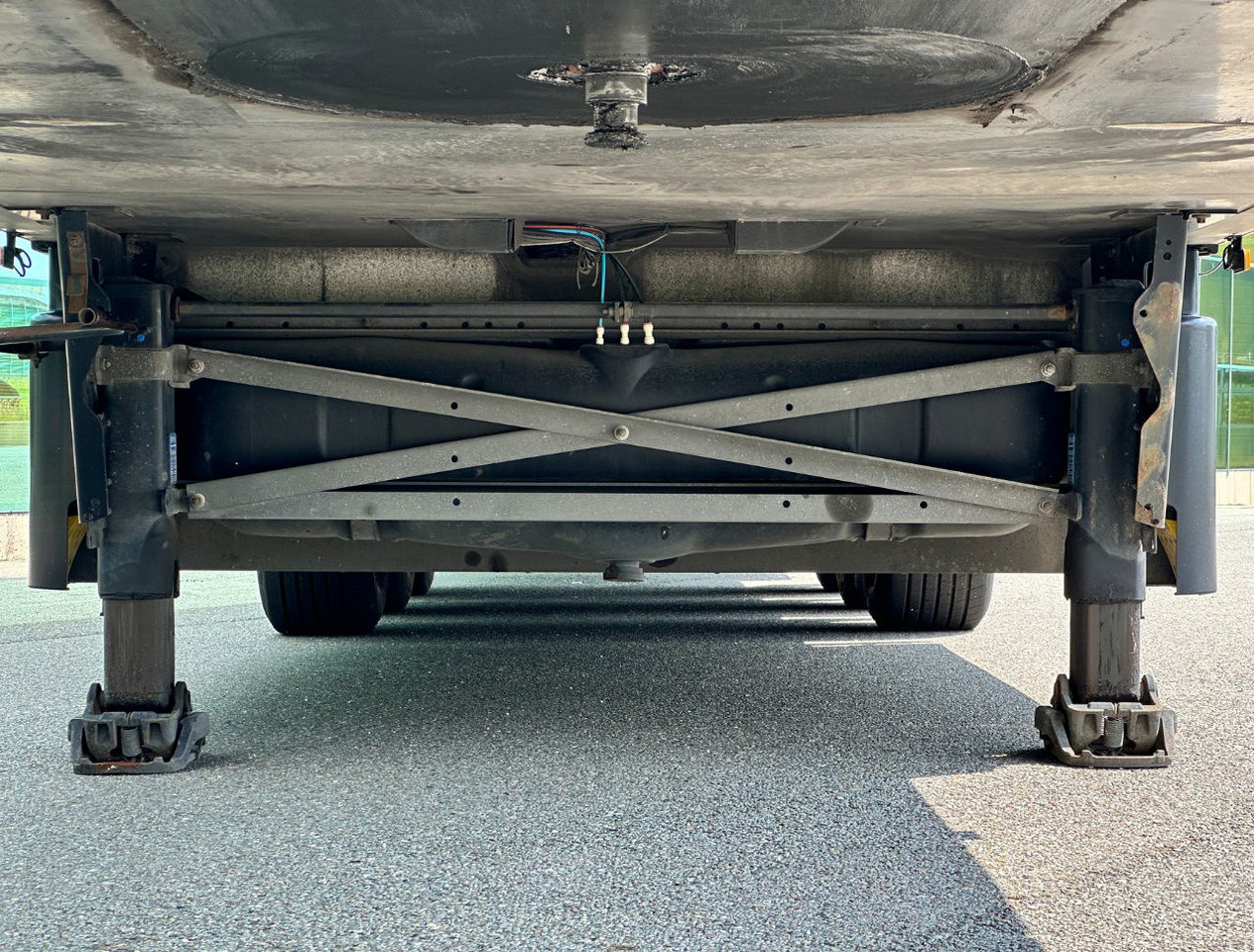 Poluprikolica hladnjače Schmitz Cargobull SCBS3B Carrier Vector 1550 Tail Lift 275 CM High Inside TOP Condition: slika 11 Poluprikolica hladnjače Schmitz Cargobull SCBS3B Carrier Vector 1550 Tail Lift 275 CM High Inside TOP Condition: slika 11