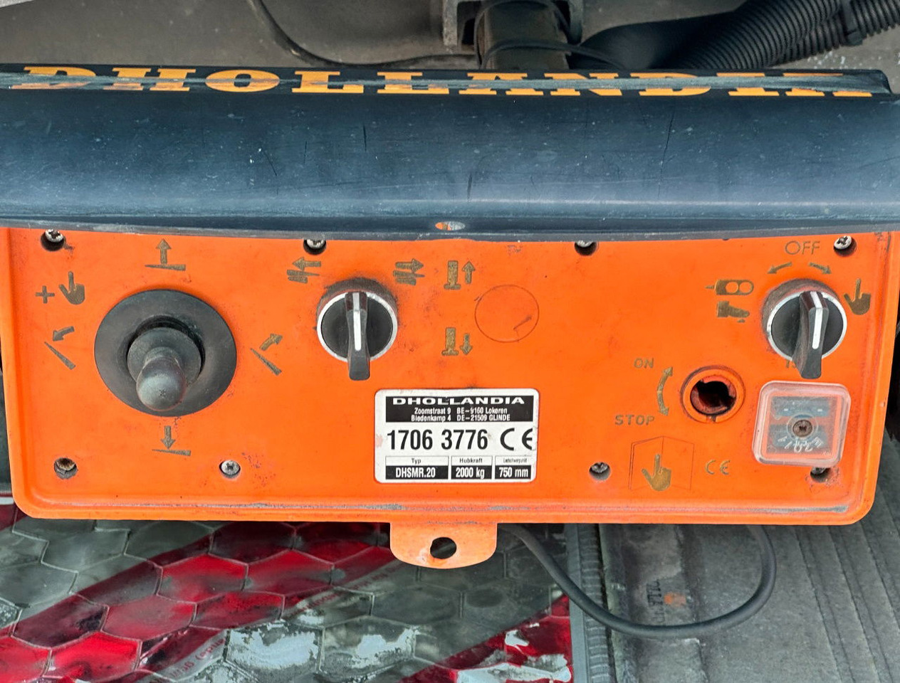 Poluprikolica hladnjače Schmitz Cargobull SCBS3B Carrier Vector 1550 Tail Lift 275 CM High Inside TOP Condition: slika 17 Poluprikolica hladnjače Schmitz Cargobull SCBS3B Carrier Vector 1550 Tail Lift 275 CM High Inside TOP Condition: slika 17