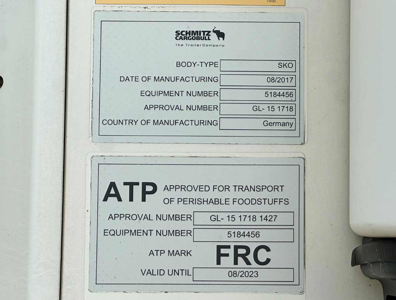 Poluprikolica hladnjače Schmitz Cargobull SCBS3B Carrier Vector 1550 Tail Lift 275 CM High Inside TOP Condition: slika 24 Poluprikolica hladnjače Schmitz Cargobull SCBS3B Carrier Vector 1550 Tail Lift 275 CM High Inside TOP Condition: slika 24