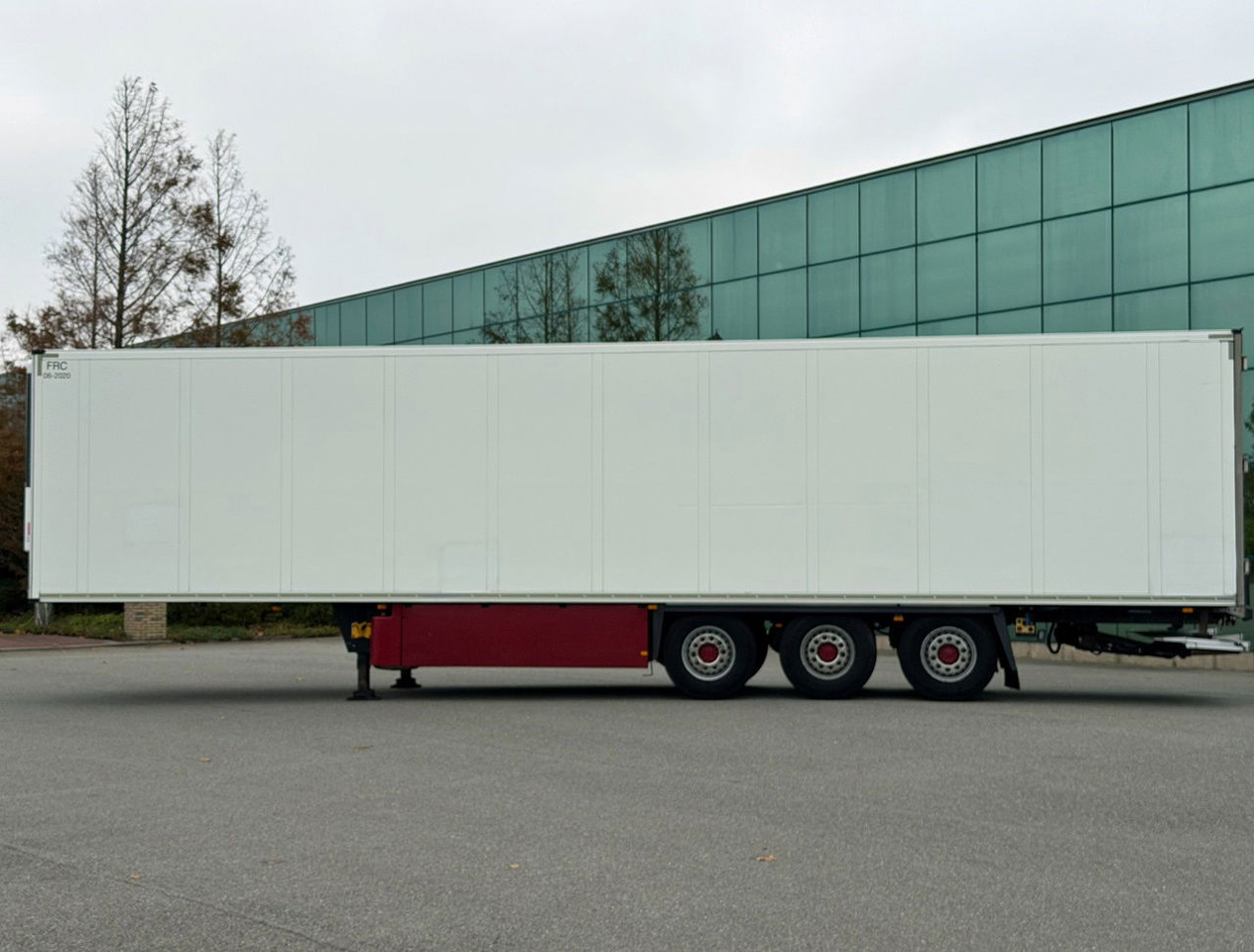 Schmitz Cargobull SCBS3B Thermo King SLX BI Multi Temp 270 C High Flowerwide Lift TOP Condition NL Trailer - Poluprikolica hladnjače: slika 2 Schmitz Cargobull SCBS3B Thermo King SLX BI Multi Temp 270 C High Flowerwide Lift TOP Condition NL Trailer - Poluprikolica hladnjače: slika 2