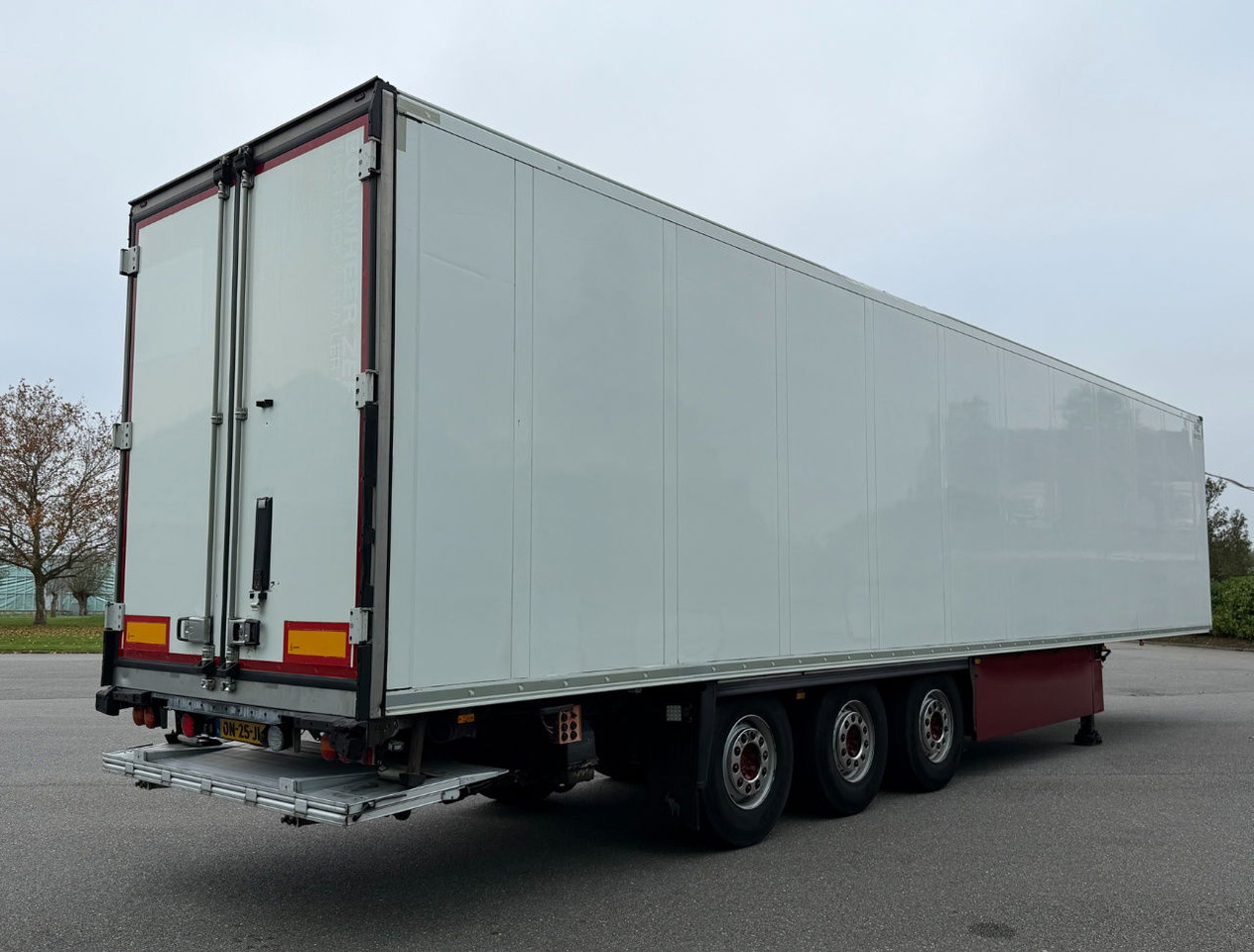Schmitz Cargobull SCBS3B Thermo King SLX BI Multi Temp 270 C High Flowerwide Lift TOP Condition NL Trailer - Poluprikolica hladnjače: slika 5 Schmitz Cargobull SCBS3B Thermo King SLX BI Multi Temp 270 C High Flowerwide Lift TOP Condition NL Trailer - Poluprikolica hladnjače: slika 5