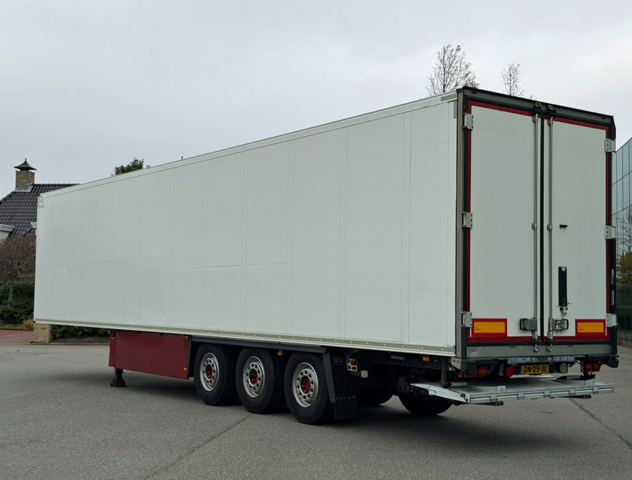 Schmitz Cargobull SCBS3B Thermo King SLX BI Multi Temp 270 C High Flowerwide Lift TOP Condition NL Trailer - Poluprikolica hladnjače: slika 3 Schmitz Cargobull SCBS3B Thermo King SLX BI Multi Temp 270 C High Flowerwide Lift TOP Condition NL Trailer - Poluprikolica hladnjače: slika 3
