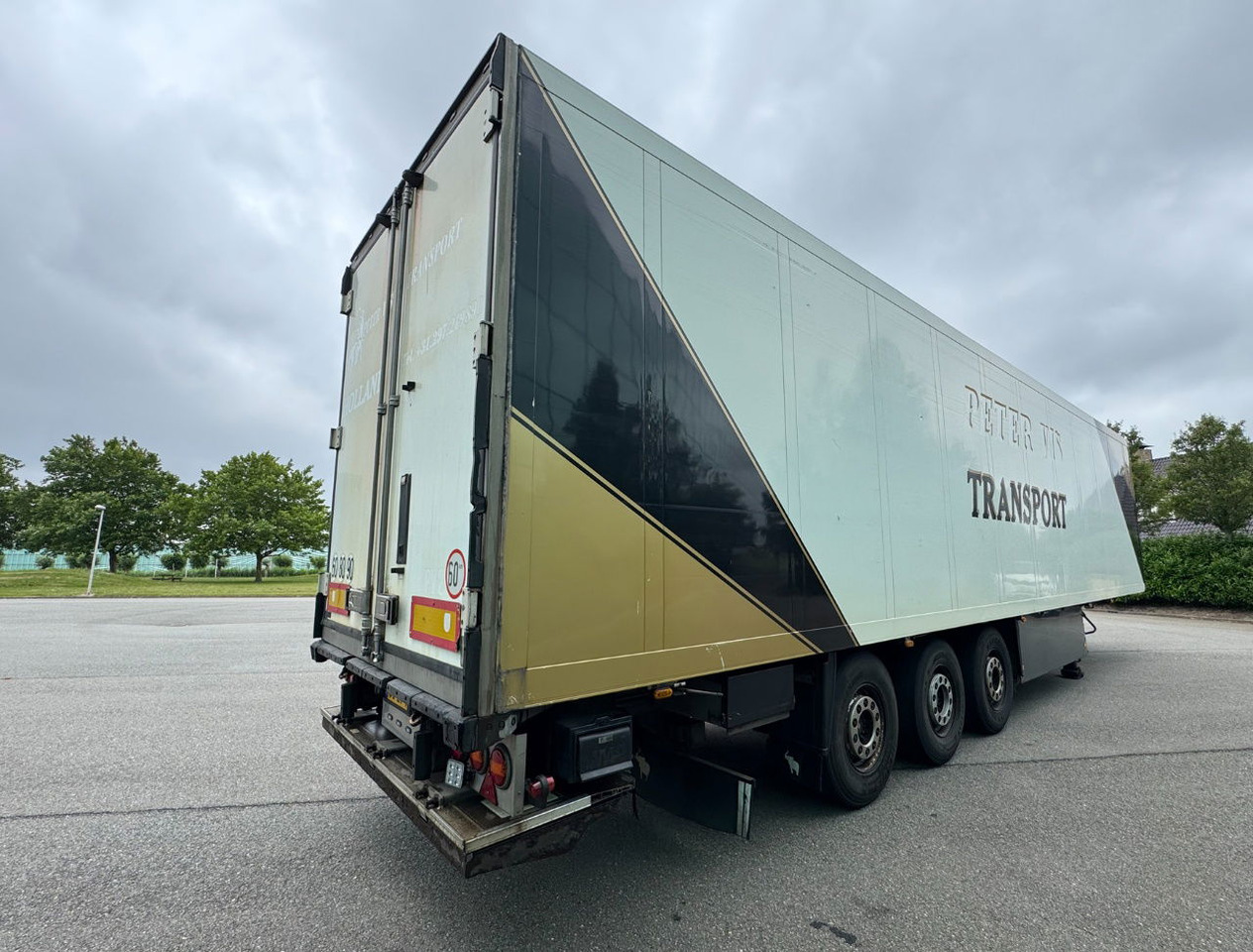 Schmitz Cargobull SKO24 Thermo King SL200e Only 8.900 Hours 270 CM High 250 CM W - Poluprikolica hladnjače: slika 5 Schmitz Cargobull SKO24 Thermo King SL200e Only 8.900 Hours 270 CM High 250 CM W - Poluprikolica hladnjače: slika 5