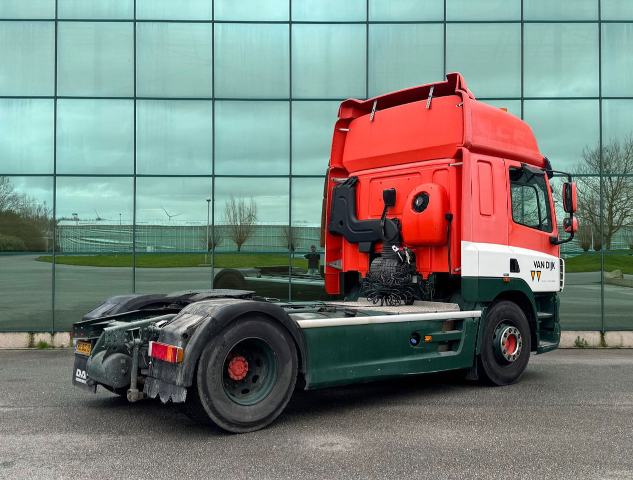 DAF CF 85.460 Only 229.800 KM Retarder - Intarder 2x Tanks Tires 90 NL Truck - Tegljač: slika 4 DAF CF 85.460 Only 229.800 KM Retarder - Intarder 2x Tanks Tires 90 NL Truck - Tegljač: slika 4