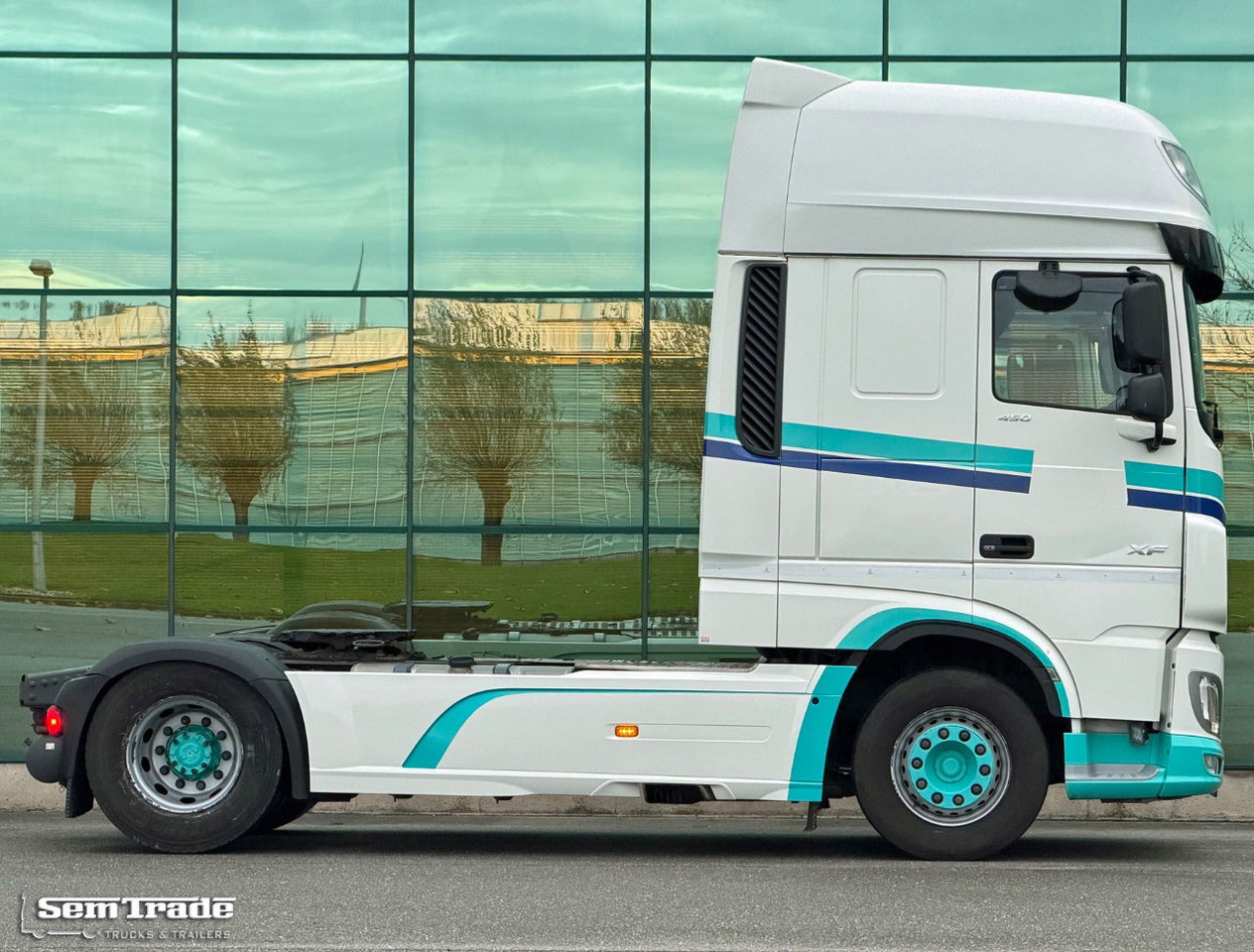 DAF XF 450 FT SSC Euro 6 Only 628.000 KM 2X Tanks TOP Condition NL-Truck - Tegljač: slika 5 DAF XF 450 FT SSC Euro 6 Only 628.000 KM 2X Tanks TOP Condition NL-Truck - Tegljač: slika 5