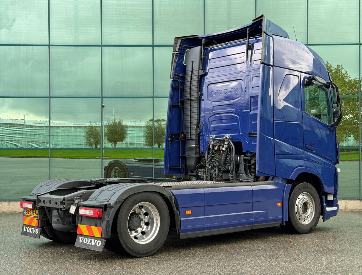 Volvo FH 460 Globetrotter 2x Tanks 811.000 KM TOP Condition NL Truck - Tegljač: slika 4 Volvo FH 460 Globetrotter 2x Tanks 811.000 KM TOP Condition NL Truck - Tegljač: slika 4