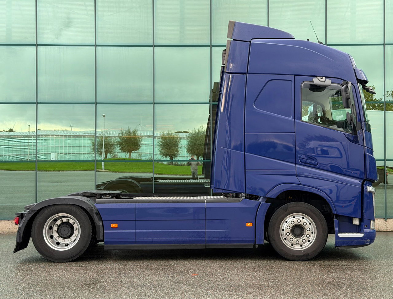 Volvo FH 460 Globetrotter 2x Tanks 811.000 KM TOP Condition NL Truck - Tegljač: slika 5 Volvo FH 460 Globetrotter 2x Tanks 811.000 KM TOP Condition NL Truck - Tegljač: slika 5