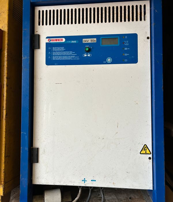 Chargeurs de batteries de traction pour elevateurs , transpalettes , gerbeurs electriques - Industrijska oprema: slika 3 Chargeurs de batteries de traction pour elevateurs , transpalettes , gerbeurs electriques - Industrijska oprema: slika 3
