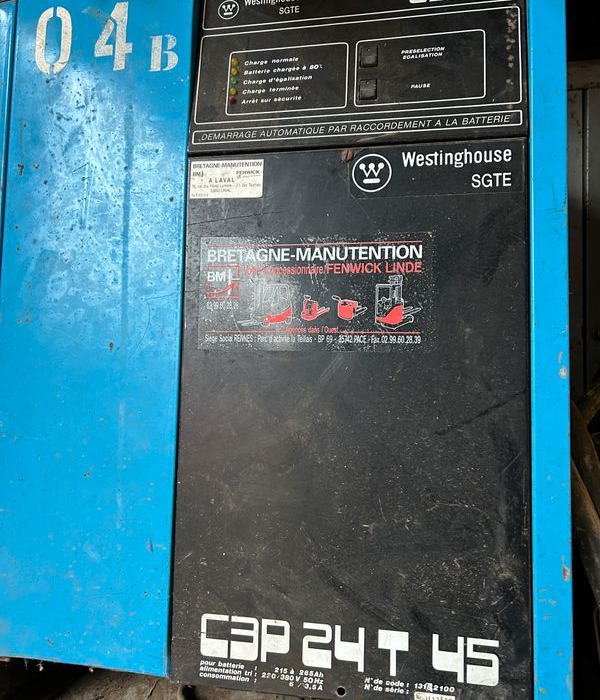 Chargeurs de batteries de traction pour elevateurs , transpalettes , gerbeurs electriques - Industrijska oprema: slika 4 Chargeurs de batteries de traction pour elevateurs , transpalettes , gerbeurs electriques - Industrijska oprema: slika 4