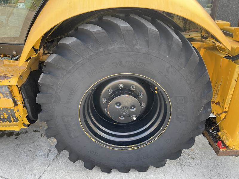 Cat 428 F - Bager utovarivač: slika 5 Cat 428 F - Bager utovarivač: slika 5