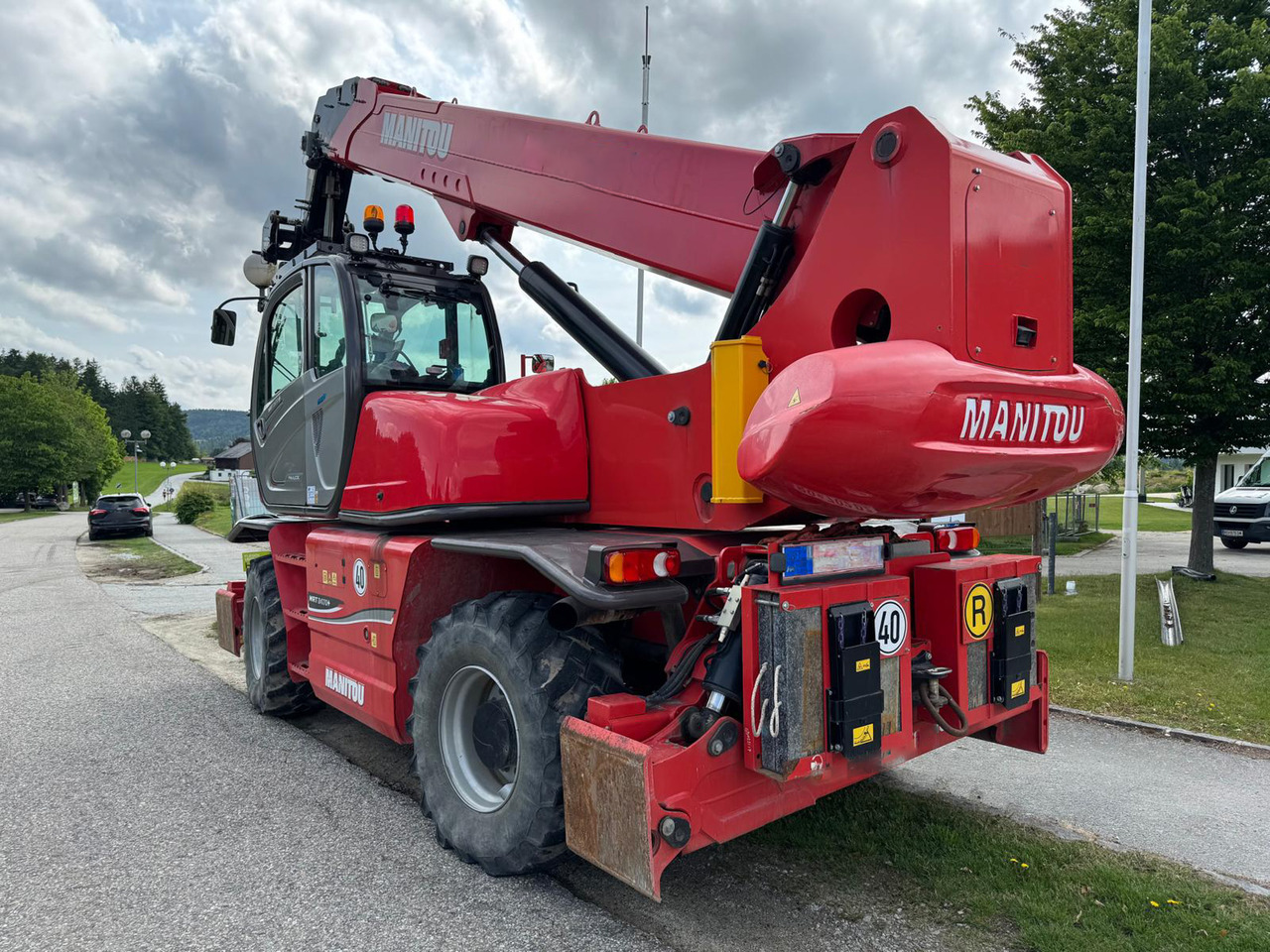 MANITOU MRT 2470 + Privilege ST4S1 - Teleskopski utovarivač na točkovima: slika 3 MANITOU MRT 2470 + Privilege ST4S1 - Teleskopski utovarivač na točkovima: slika 3