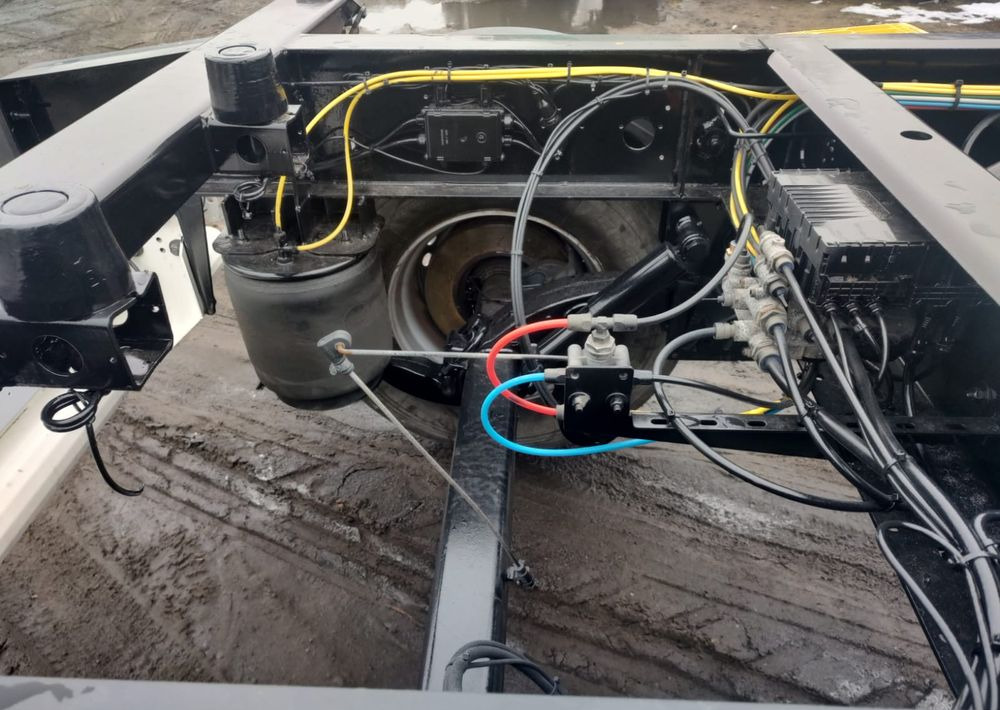 Krone Przyczepa BDF Krone - Prikolica za prevoz kontejnera/ Prikolica sa promenjivim sandukom: slika 2 Krone Przyczepa BDF Krone - Prikolica za prevoz kontejnera/ Prikolica sa promenjivim sandukom: slika 2