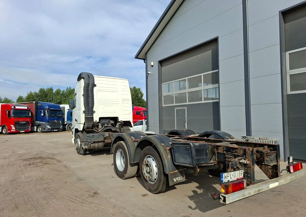 Volvo FH 420 6x2 - Kamion sa golom šasijom i zatvorenom kabinom: slika 5 Volvo FH 420 6x2 - Kamion sa golom šasijom i zatvorenom kabinom: slika 5