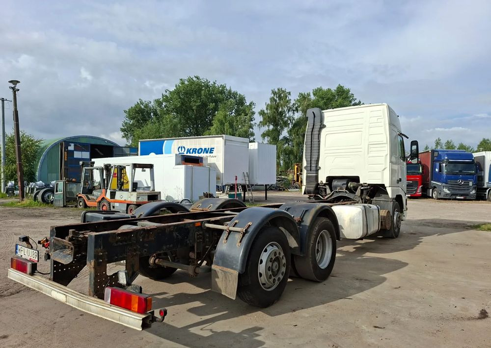 Volvo FH 420 6x2 - Kamion sa golom šasijom i zatvorenom kabinom: slika 4 Volvo FH 420 6x2 - Kamion sa golom šasijom i zatvorenom kabinom: slika 4