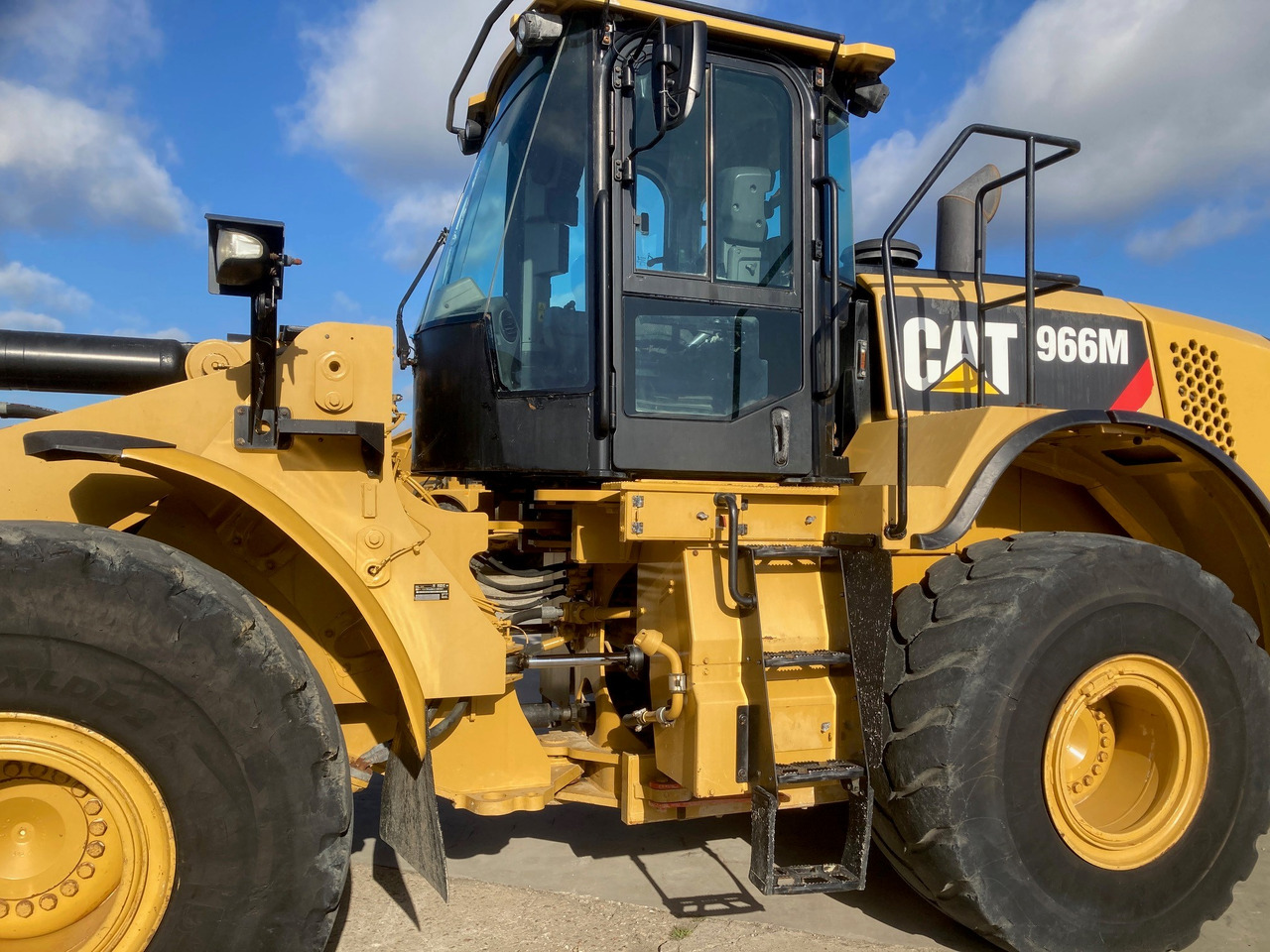 CATERPILLAR 966M - Utovarivač točkaš: slika 2 CATERPILLAR 966M - Utovarivač točkaš: slika 2