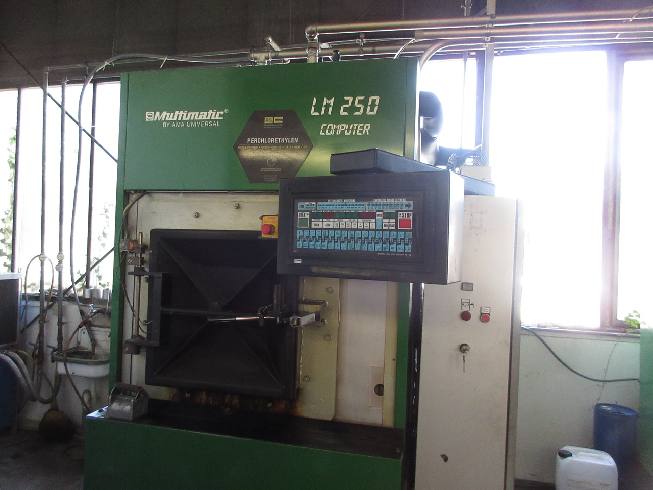 AMA Universal Multimatic LM 250 Computer Entfettungsanlage mit PER Perchlorethylen - Mašinska alatka: slika 1 AMA Universal Multimatic LM 250 Computer Entfettungsanlage mit PER Perchlorethylen - Mašinska alatka: slika 1