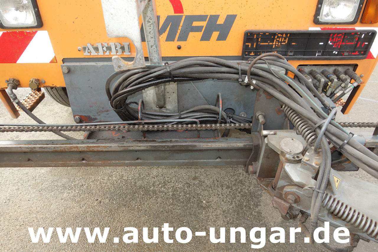 Autočistilica Aebi MFH 5000 Kehrmaschine Baujahr 2004 4-Rad Lenkung Wildkrautbesen: slika 14 Autočistilica Aebi MFH 5000 Kehrmaschine Baujahr 2004 4-Rad Lenkung Wildkrautbesen: slika 14