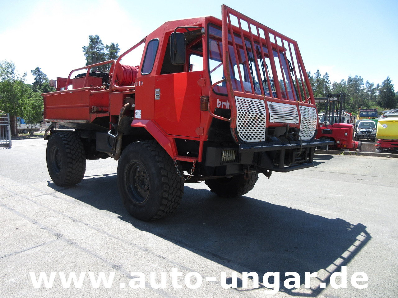 BRIMONT PM ETR Feuerwehr 4x4x4 AHK verwindbarer Rahmen Off-Road Winde Kriechgang - Vatrogasni kamion: slika 1 BRIMONT PM ETR Feuerwehr 4x4x4 AHK verwindbarer Rahmen Off-Road Winde Kriechgang - Vatrogasni kamion: slika 1