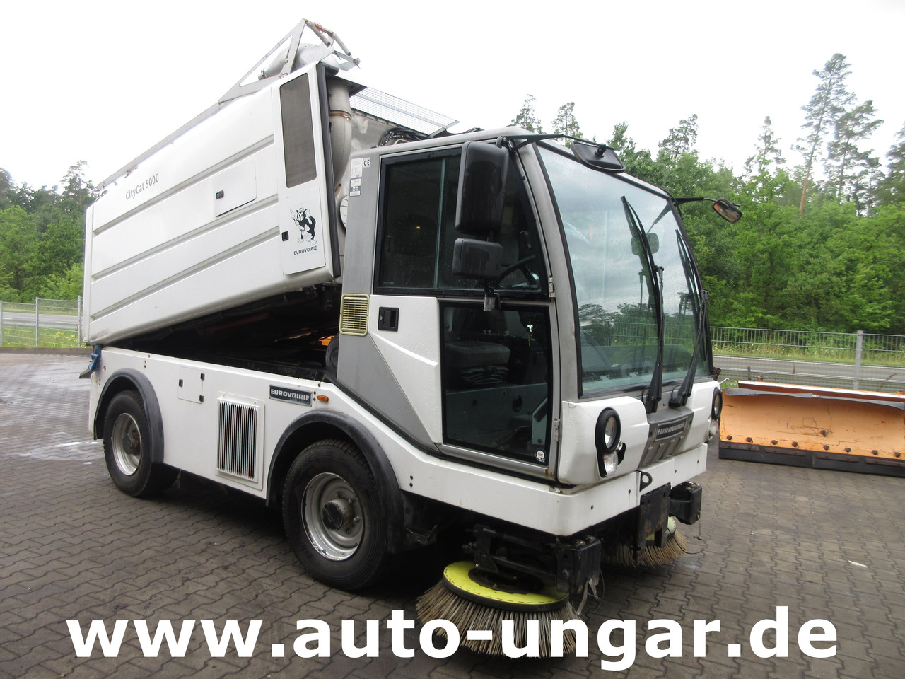 BUCHER CC5000 Kehrmaschine Motorschaden - Euro 5 Kärcher am Heck - Autočistilica: slika 1 BUCHER CC5000 Kehrmaschine Motorschaden - Euro 5 Kärcher am Heck - Autočistilica: slika 1