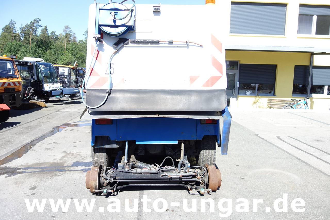 BUCHER CityCat CC5000 Schienenreiniger Kehrmaschine RailRoad Zweiweg - Autočistilica: slika 4 BUCHER CityCat CC5000 Schienenreiniger Kehrmaschine RailRoad Zweiweg - Autočistilica: slika 4