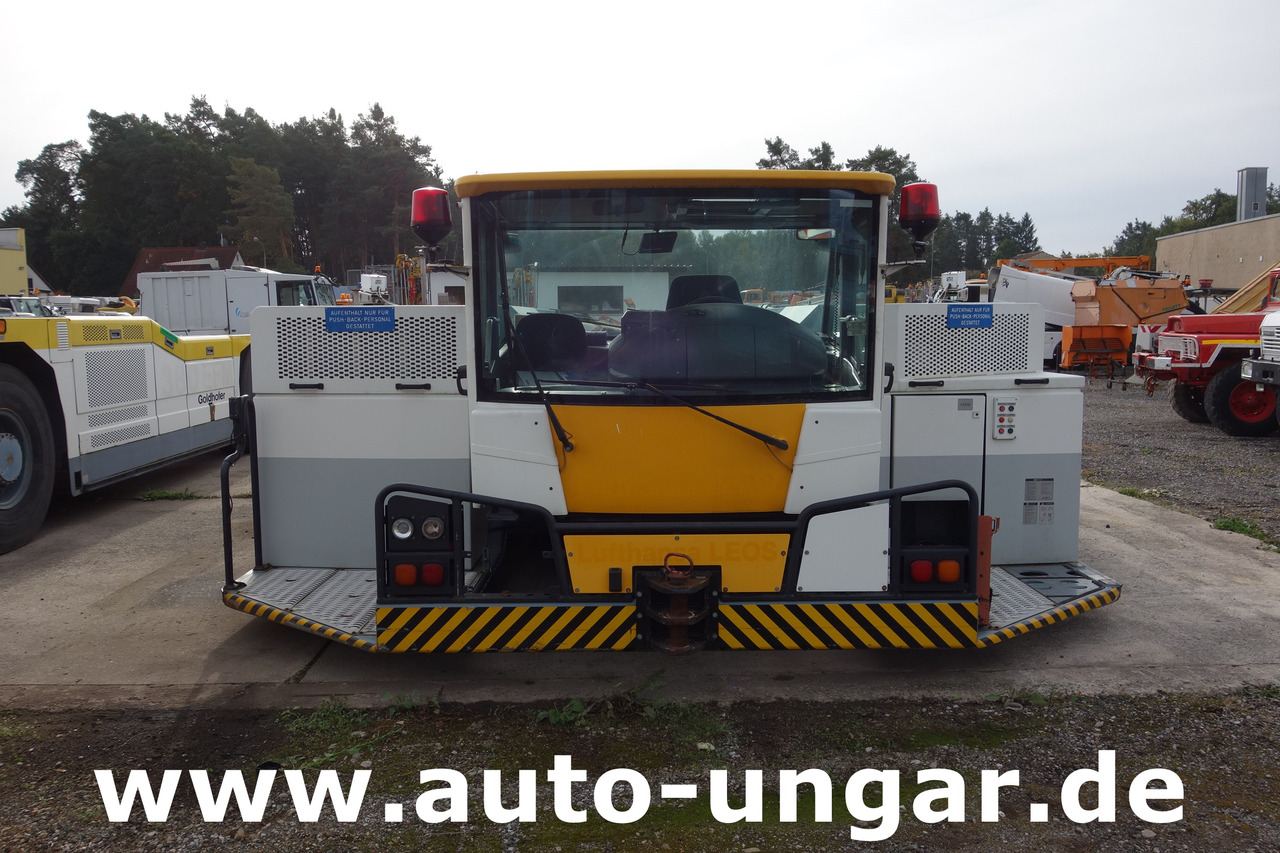 Goldhofer AST-1X 1360 Allradlenkung 6x6 towbarless Pushback Airbus A380 Deutz TCD 2015 V08 - 1.360PS - Aerodromski traktor: slika 2 Goldhofer AST-1X 1360 Allradlenkung 6x6 towbarless Pushback Airbus A380 Deutz TCD 2015 V08 - 1.360PS - Aerodromski traktor: slika 2