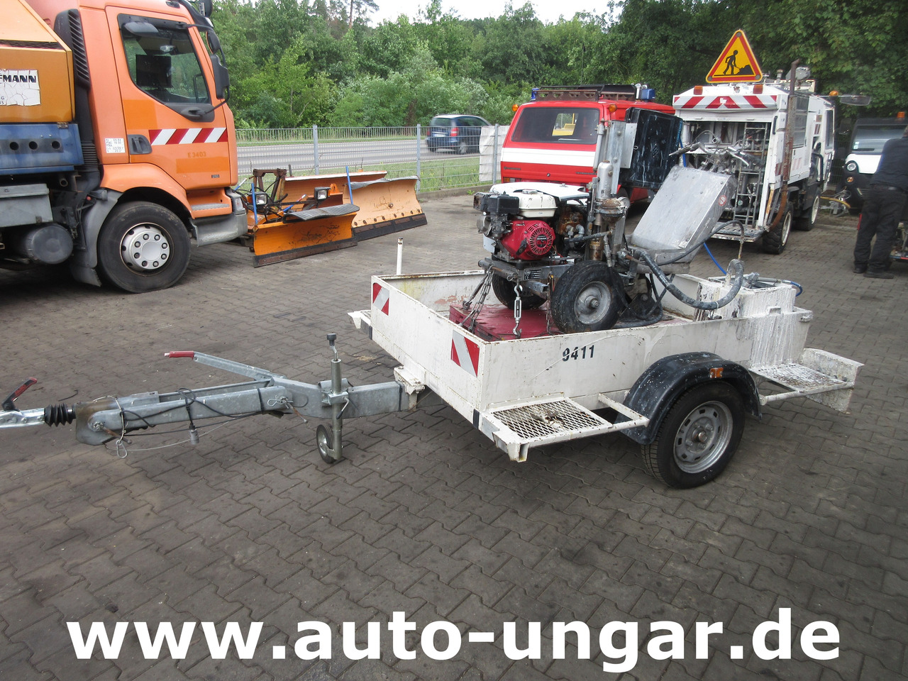 Graco Zebra 5 Airless Traceuse Markiermaschine Roadmarking Machine mit Trailer Hofmann - Mašina za asfalt: slika 1 Graco Zebra 5 Airless Traceuse Markiermaschine Roadmarking Machine mit Trailer Hofmann - Mašina za asfalt: slika 1