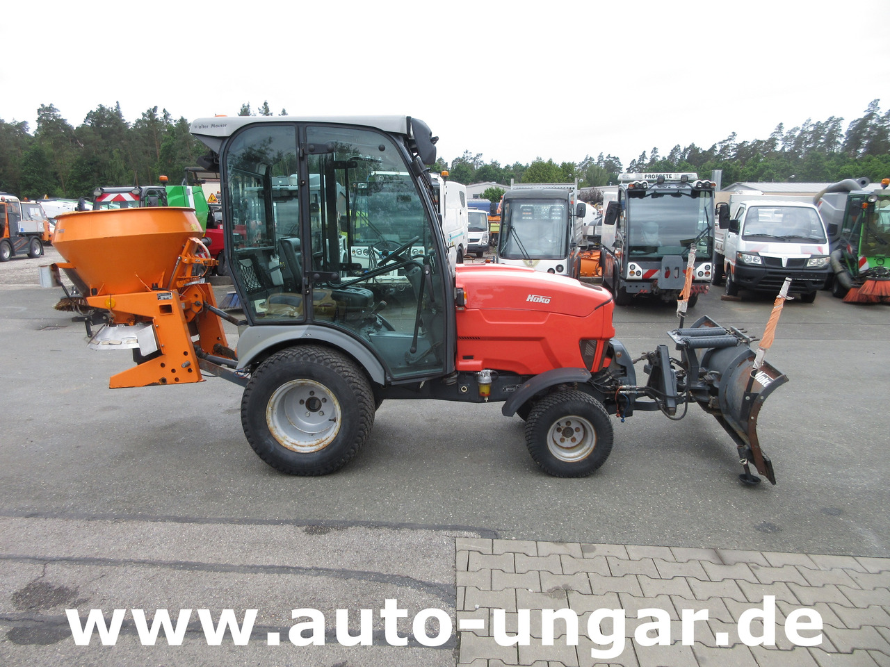 HAKO Hakotrac 2650 DA Winterdienst Schneepflug & Streuer 4x4 Zapfwelle Hydraulik - Komunalni traktor: slika 3 HAKO Hakotrac 2650 DA Winterdienst Schneepflug & Streuer 4x4 Zapfwelle Hydraulik - Komunalni traktor: slika 3