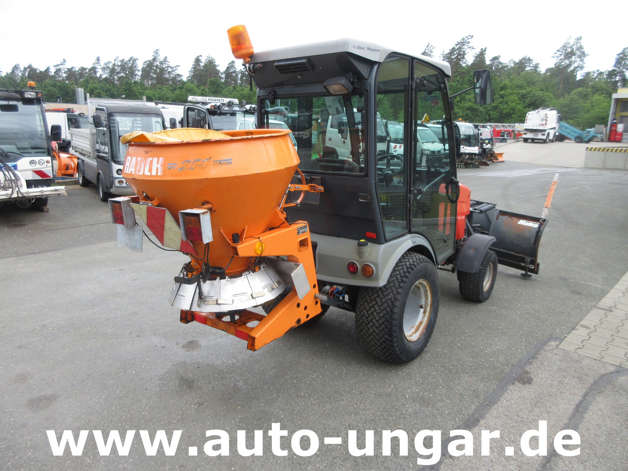 HAKO Hakotrac 2650 DA Winterdienst Schneepflug & Streuer 4x4 Zapfwelle Hydraulik - Komunalni traktor: slika 4 HAKO Hakotrac 2650 DA Winterdienst Schneepflug & Streuer 4x4 Zapfwelle Hydraulik - Komunalni traktor: slika 4