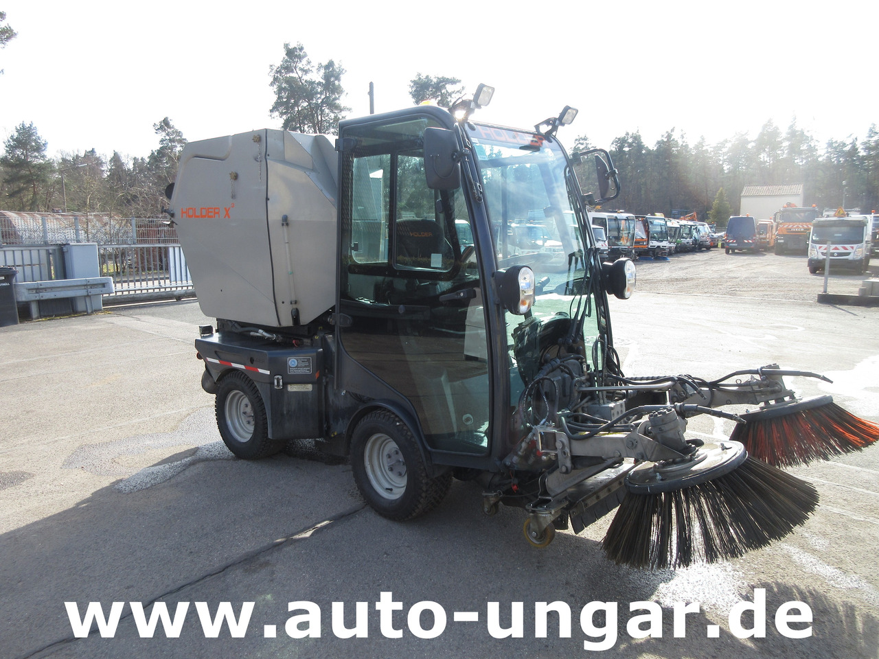 Holder X45 Kubota Diesel Motor Baujahr 2019 Allrad Kehrmaschine Geräteträger - Komunalni traktor: slika 1 Holder X45 Kubota Diesel Motor Baujahr 2019 Allrad Kehrmaschine Geräteträger - Komunalni traktor: slika 1