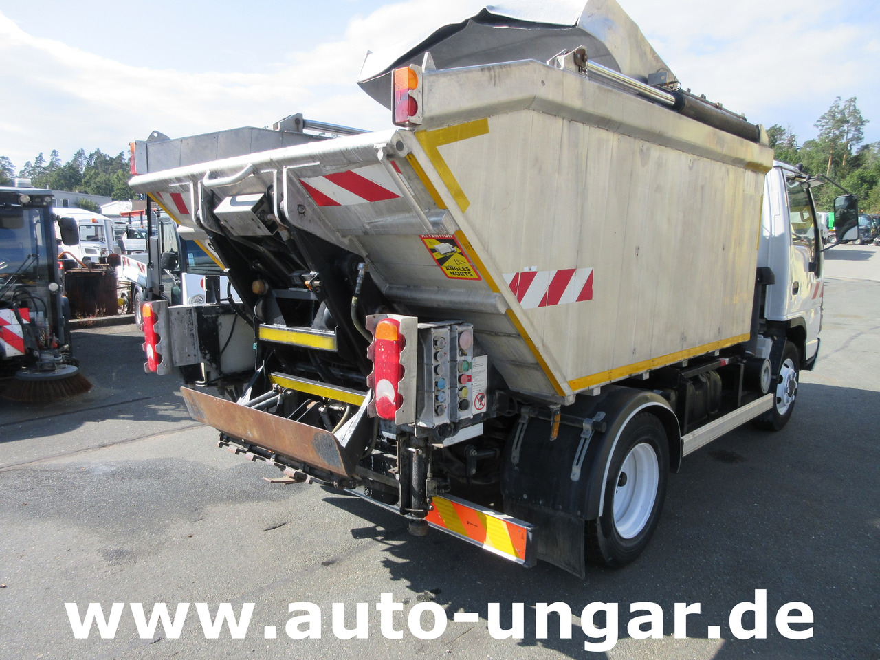 ISUZU NQR smoother NPR 75 Q75.Y07 Faun Müllwagen Euro 4 Kipper Lifter Presse - Kamion za smeće: slika 5 ISUZU NQR smoother NPR 75 Q75.Y07 Faun Müllwagen Euro 4 Kipper Lifter Presse - Kamion za smeće: slika 5