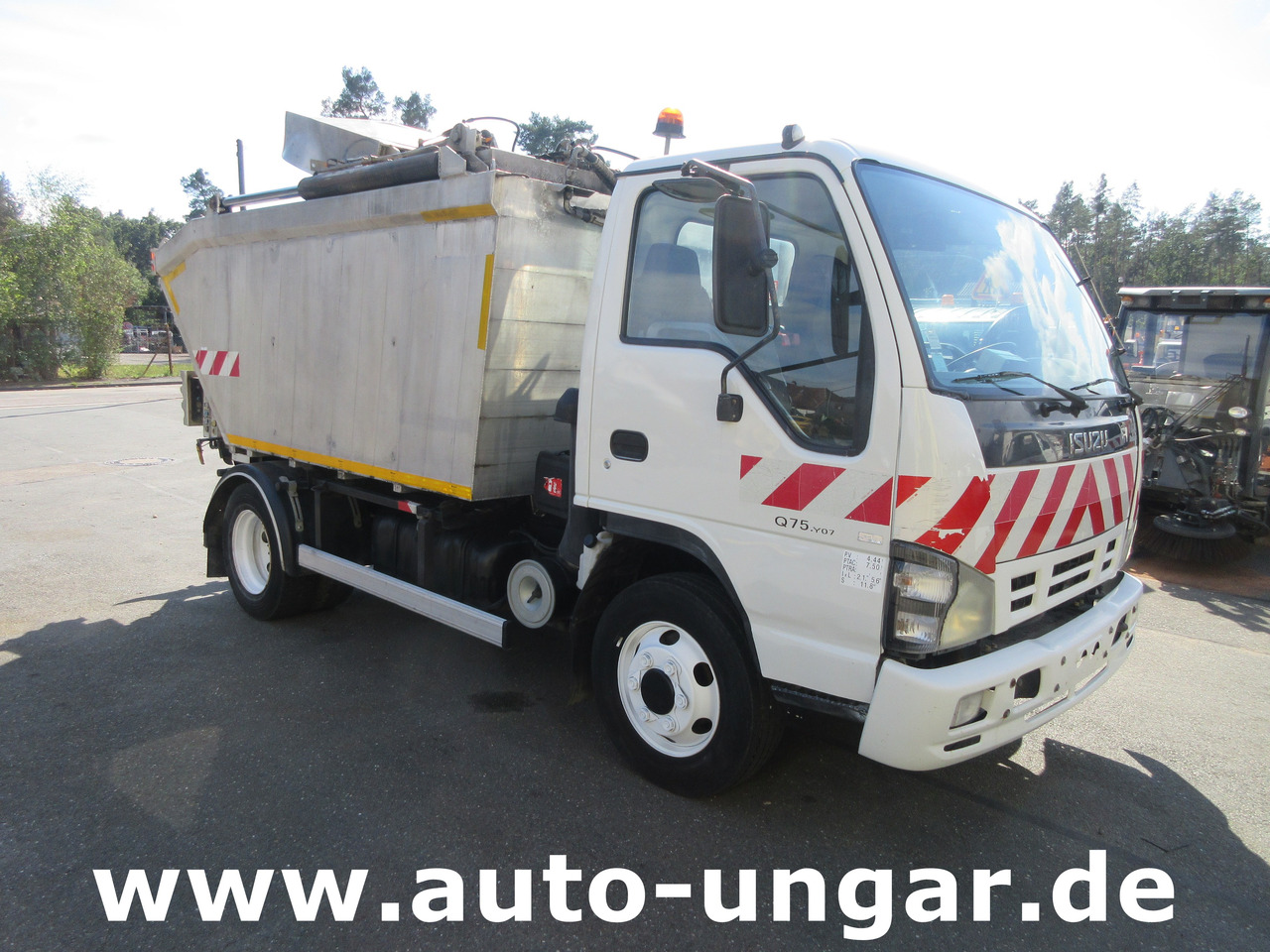 ISUZU NQR smoother NPR 75 Q75.Y07 Faun Müllwagen Euro 4 Kipper Lifter Presse - Kamion za smeće: slika 3 ISUZU NQR smoother NPR 75 Q75.Y07 Faun Müllwagen Euro 4 Kipper Lifter Presse - Kamion za smeće: slika 3