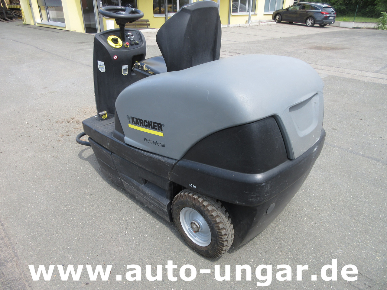 KÄRCHER KM 100/100 RBP Pack 1.280-112.0 elektrische Parkplatzkehrmaschine Hallenkehrmaschine Elektro - Autočistilica: slika 5 KÄRCHER KM 100/100 RBP Pack 1.280-112.0 elektrische Parkplatzkehrmaschine Hallenkehrmaschine Elektro - Autočistilica: slika 5