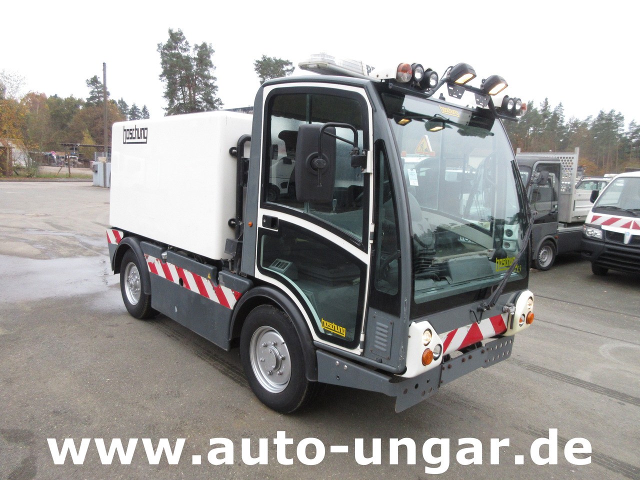Boschung L3 mit Hochdruckreiniger am Heck Wasserwagen Waschwagen Kärcher Gießarm - Korisno/ Posebno vozilo: slika 1 Boschung L3 mit Hochdruckreiniger am Heck Wasserwagen Waschwagen Kärcher Gießarm - Korisno/ Posebno vozilo: slika 1