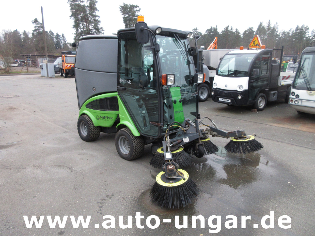 Nilfisk CR 2250 Egholm Bj. 2015 Kehrmaschine 4x4 Perkins Diesel Knicklenkung - Autočistilica: slika 1 Nilfisk CR 2250 Egholm Bj. 2015 Kehrmaschine 4x4 Perkins Diesel Knicklenkung - Autočistilica: slika 1