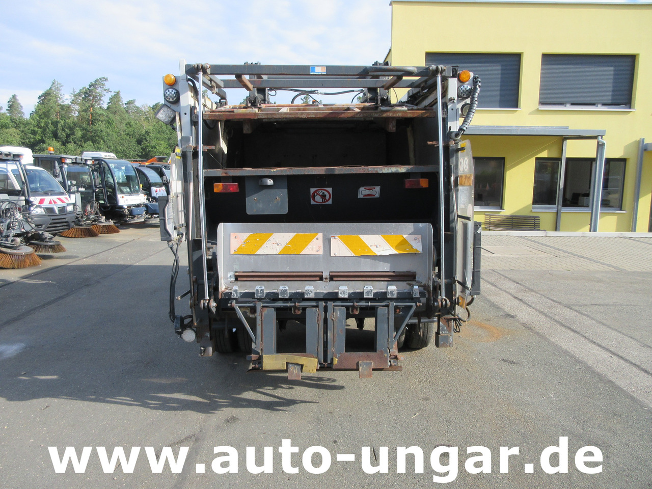 Nissan Cabstar 35.14 Mecagil Lebon Müllwagen BOM Garbage Truck 3.500kg - Kamion za smeće: slika 5 Nissan Cabstar 35.14 Mecagil Lebon Müllwagen BOM Garbage Truck 3.500kg - Kamion za smeće: slika 5