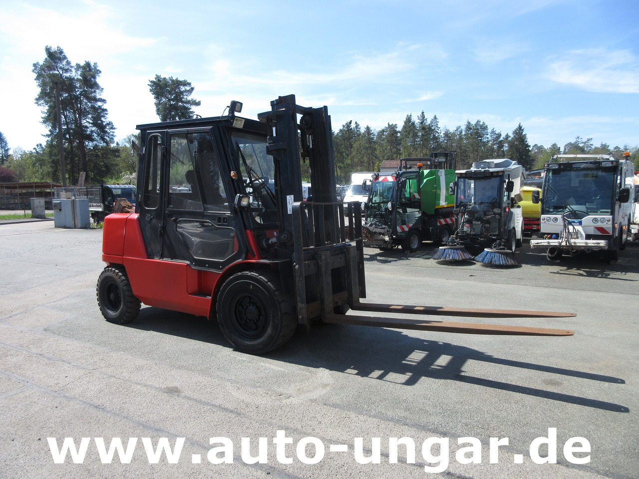 Nissan F04D 400 Diesel Gabelstapler 4.000kg Motorschaden Bj. 2002 - Dizel viljuškar: slika 1 Nissan F04D 400 Diesel Gabelstapler 4.000kg Motorschaden Bj. 2002 - Dizel viljuškar: slika 1