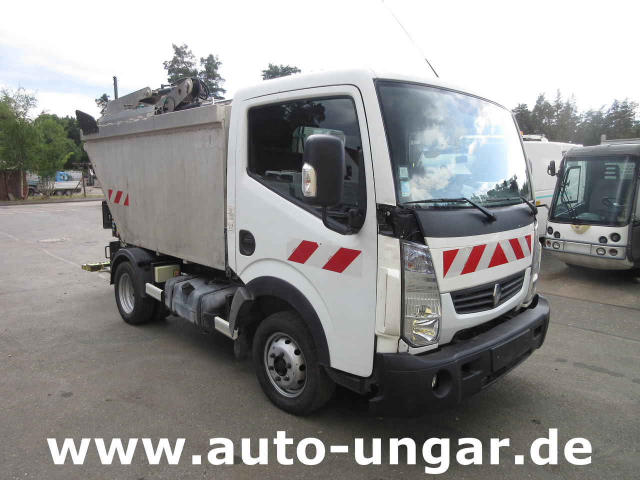 RENAULT Maxity 3.500kg Faun Provence Benne Müllwagen 5m³ Alumulde mit Presse - Kamion za smeće: slika 1 RENAULT Maxity 3.500kg Faun Provence Benne Müllwagen 5m³ Alumulde mit Presse - Kamion za smeće: slika 1
