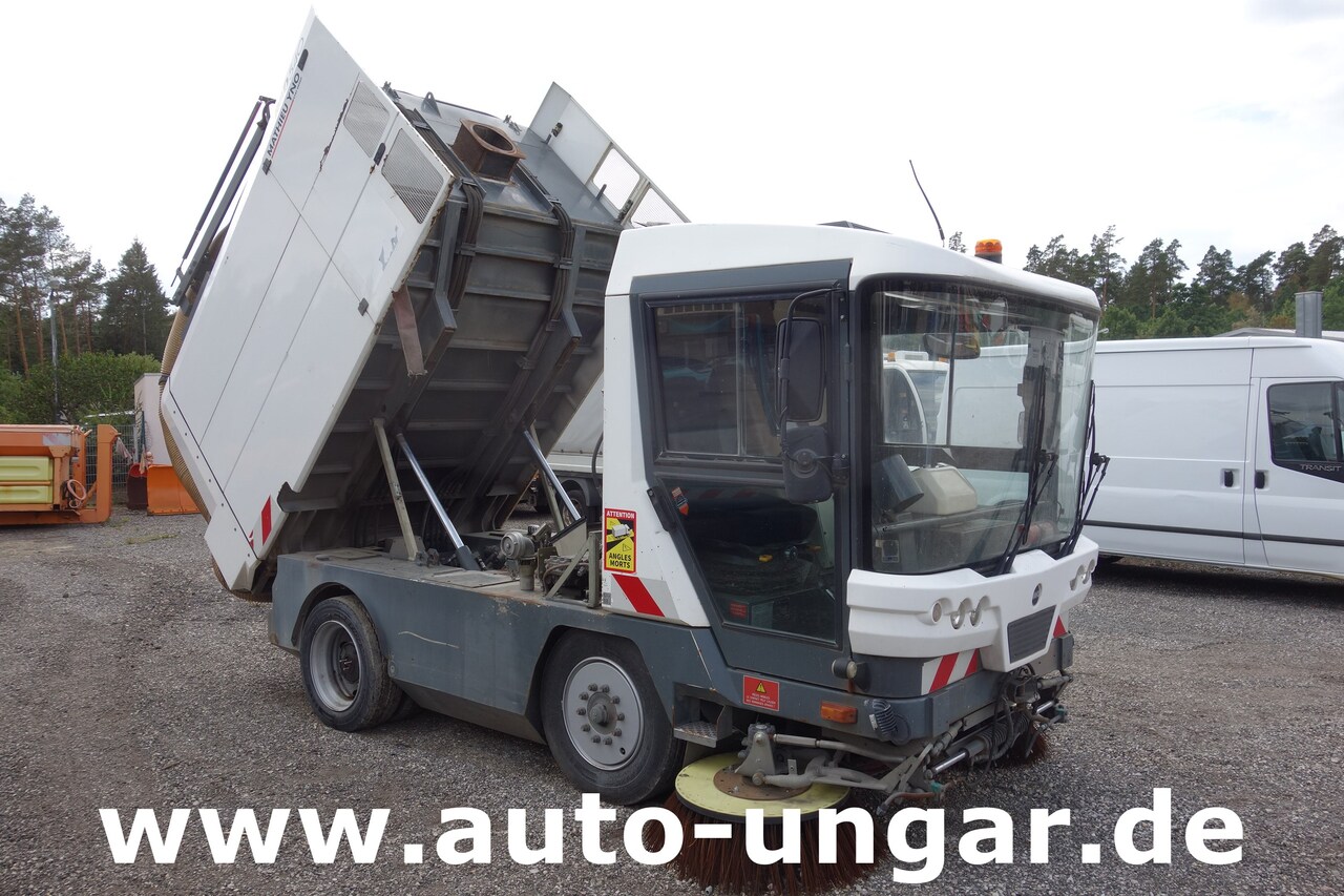 Ravo C540 / 530 Kehrmaschine - Kärcher - Heckabsaugung - Motorschaden - Autočistilica: slika 2 Ravo C540 / 530 Kehrmaschine - Kärcher - Heckabsaugung - Motorschaden - Autočistilica: slika 2