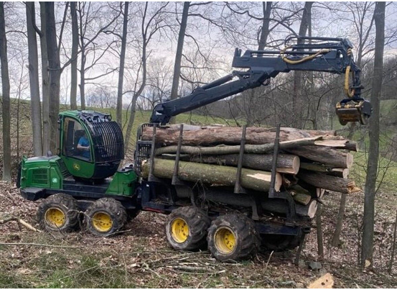 John Deere 1010E 8W - Prevoznik: slika 1 John Deere 1010E 8W - Prevoznik: slika 1