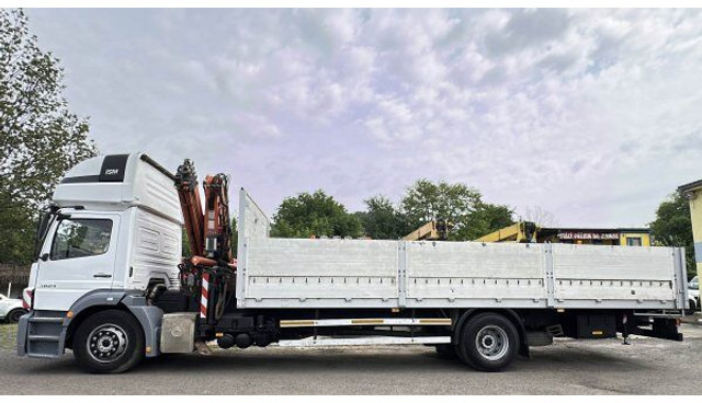 Mercedes-Benz Axor 1824 - Kamion sa tovarnim sandukom, Kamion sa dizalicom: slika 3 Mercedes-Benz Axor 1824 - Kamion sa tovarnim sandukom, Kamion sa dizalicom: slika 3